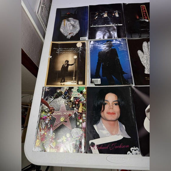 X9 Michael Jackson Death / Tribute
Magazines - Collectible Used - Picture 2 of 9